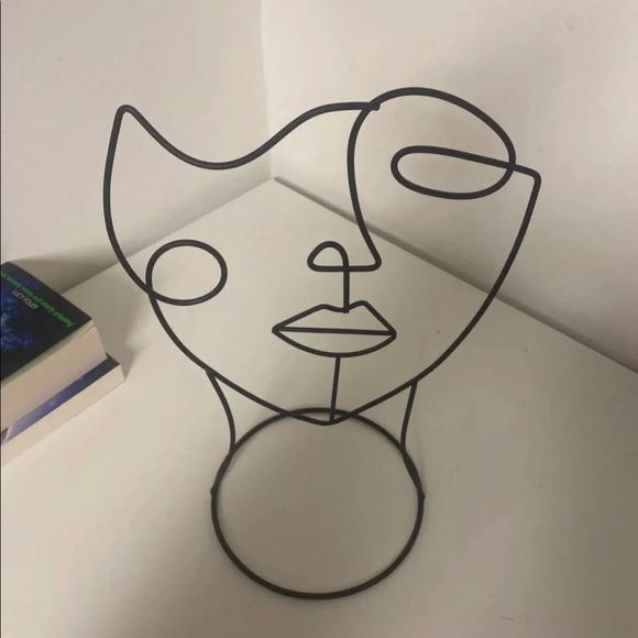 One line abstract home decor sculpture - Picture 3 of 5